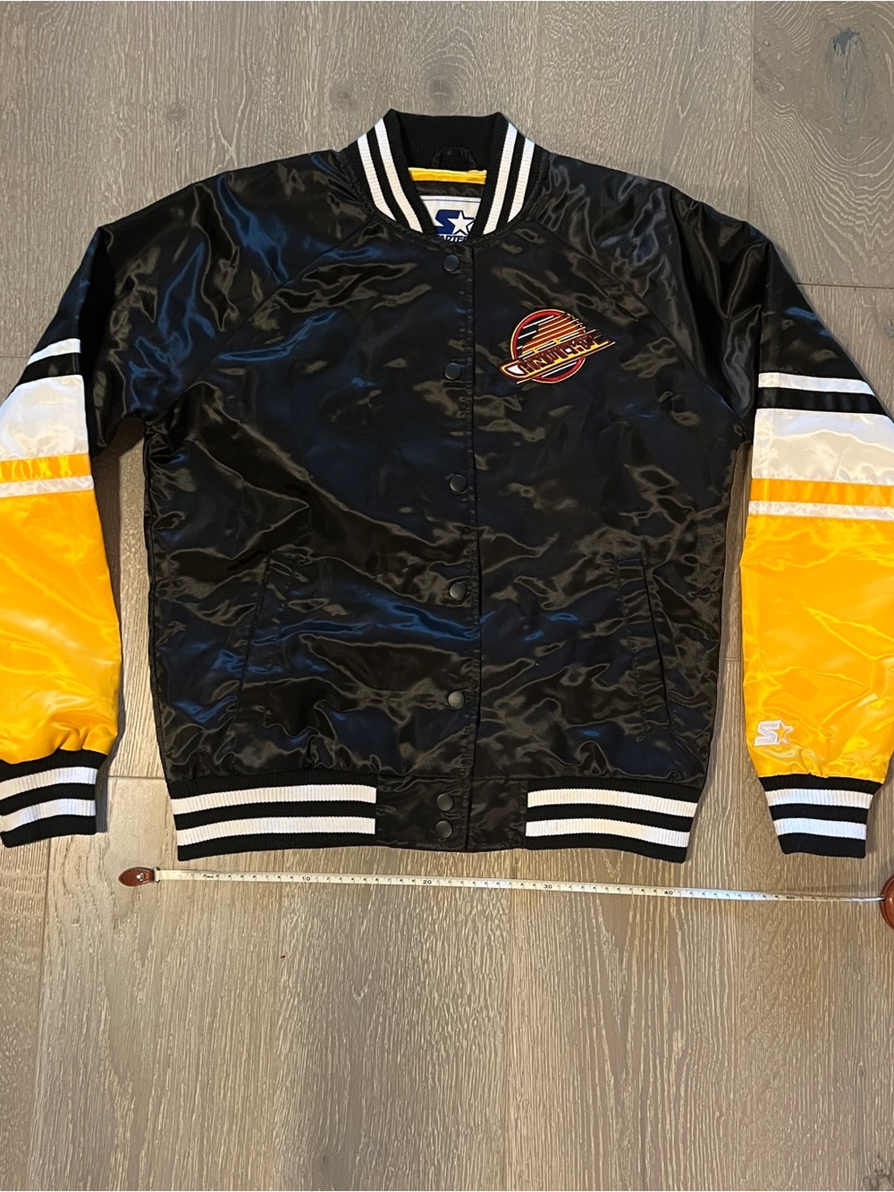 STARTER Black and Yellow Canucks women’s jacket